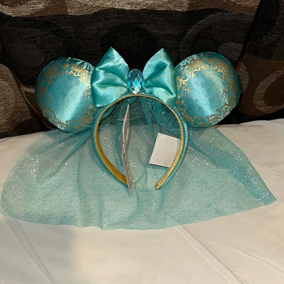 AUTHENTIC DISNEYPARKS EXCLUSIVE MERCHANDISE—2024 Jasmine Vail Ears Headband - Picture 2 of 10